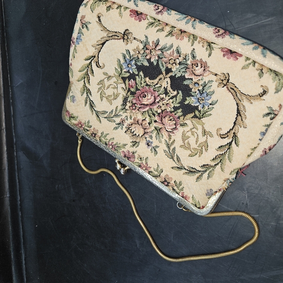 Floral Tapestry Handbag - Picture 2 of 6